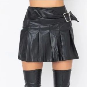 Faux leather mini skirt